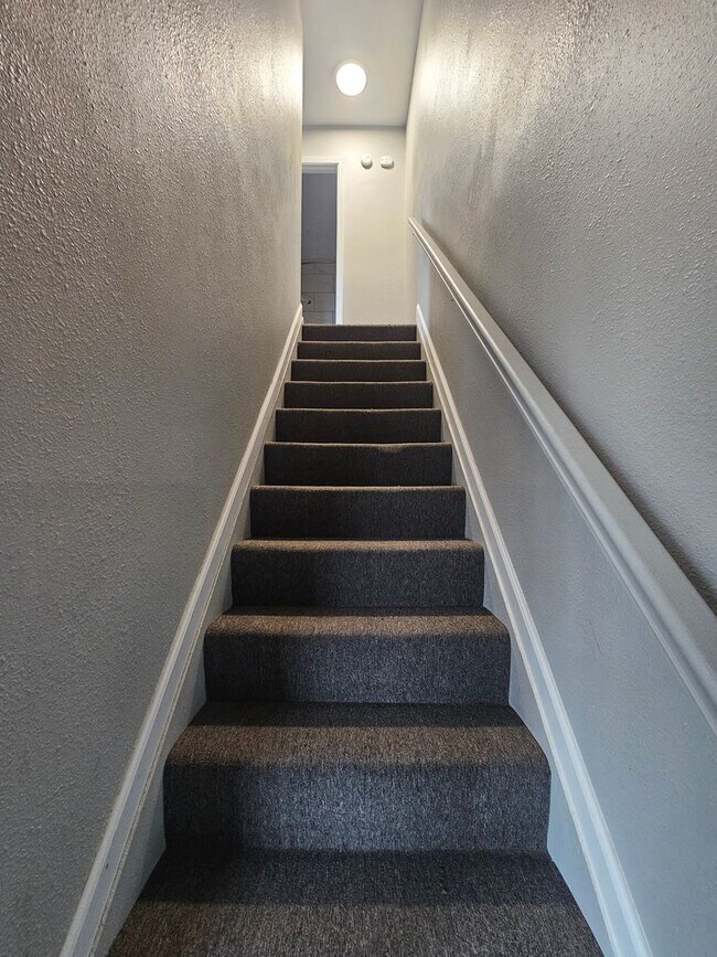 Building Photo - 101 W Spring St