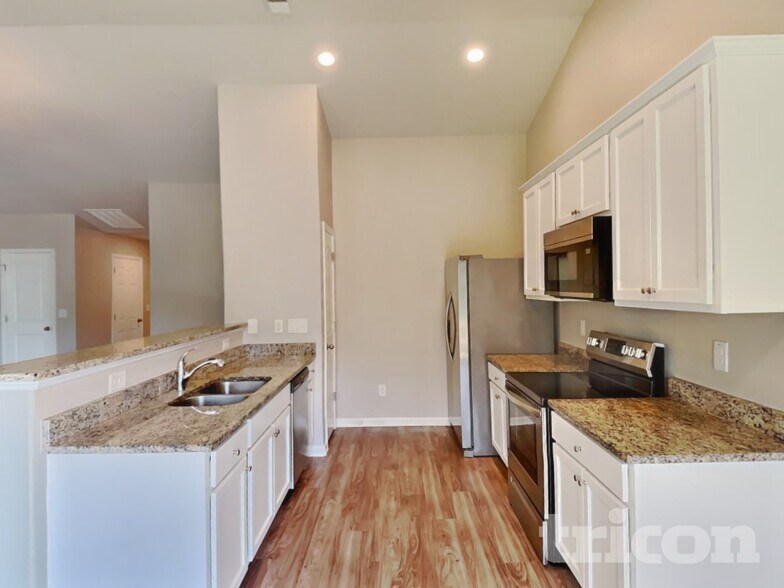 Building Photo - 233 Rustling Way