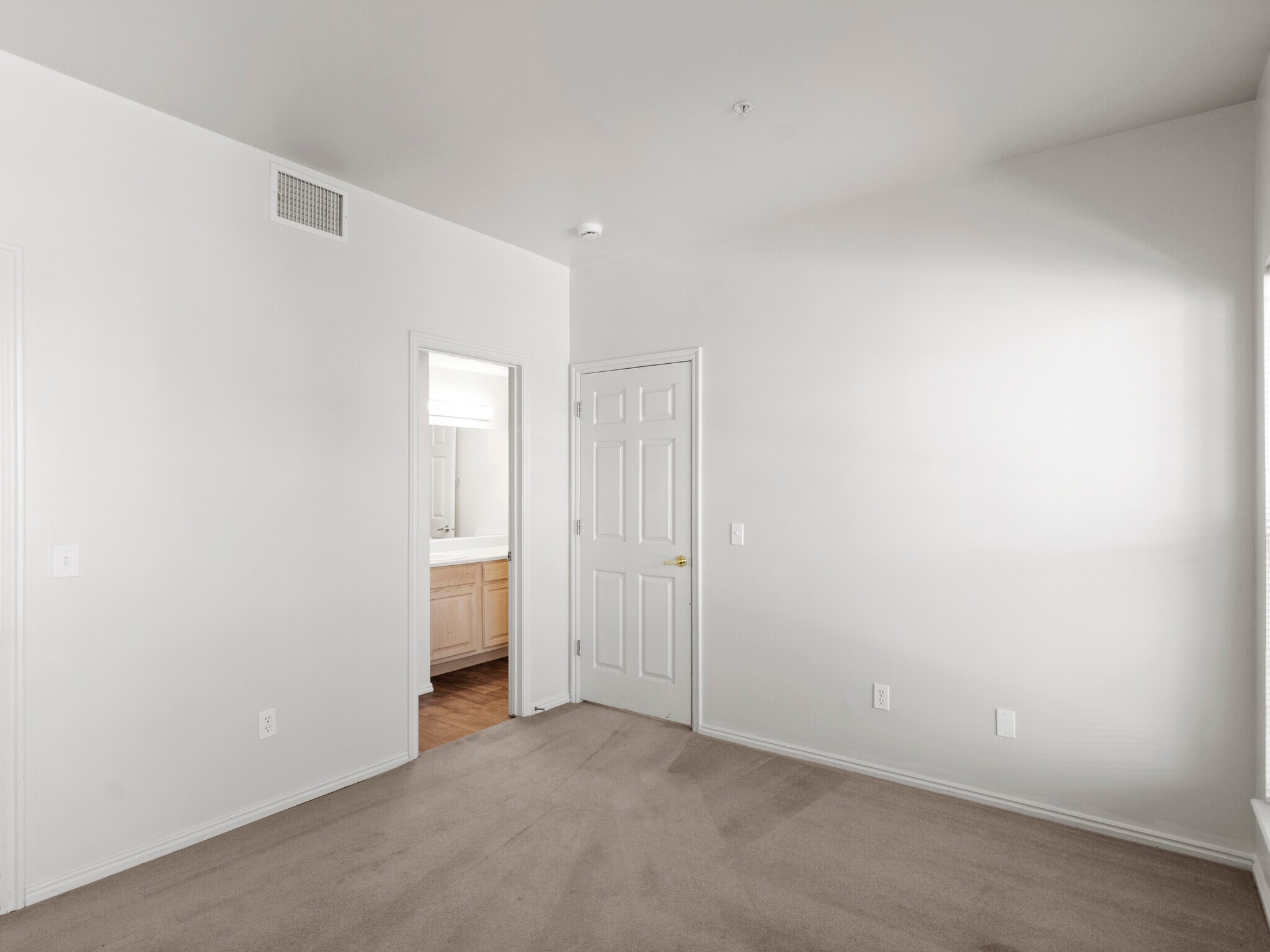 Building Photo - 900 Bitner Rd