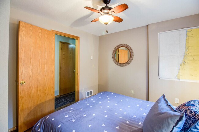 Building Photo - 17184 Island Loop Way