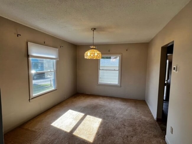 Building Photo - 8906-8908 Hilton Str,