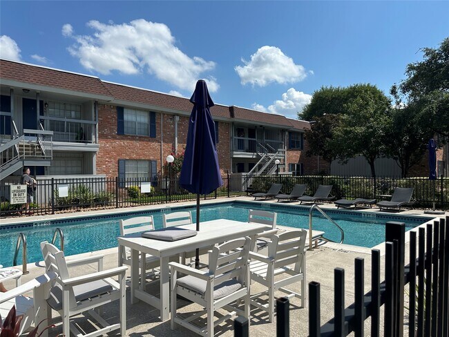 Building Photo - 2350 Bering Dr