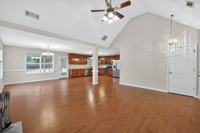 Building Photo - 155 W River Bend Dr