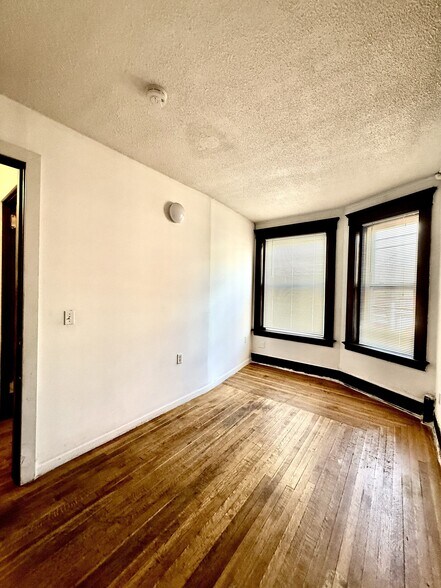 Building Photo - 322 Edgewood Ave