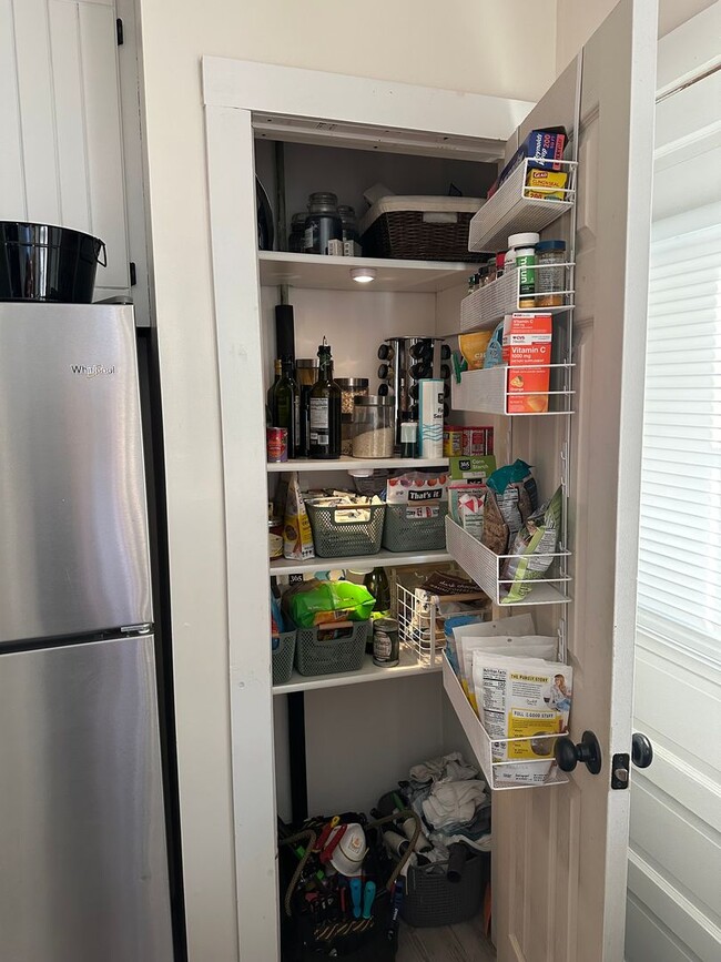 Building Photo - 23 Edwards St