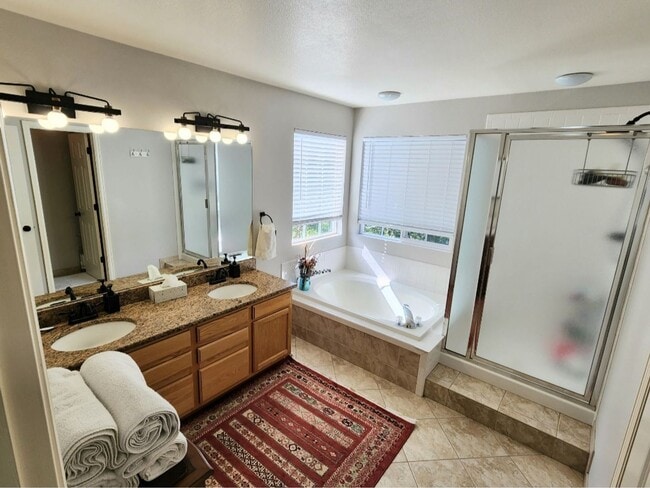 Building Photo - Lovely Home near Cherry Creek Reservoir for rent on quite cul-de-sac Aurora 80015 $3,200 per month