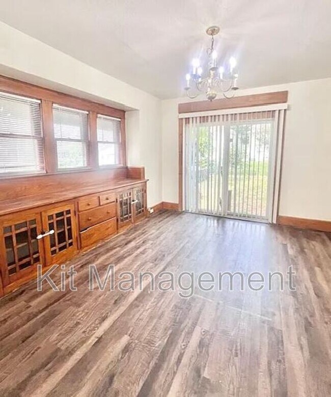 Building Photo - 4225 N Haven Ave