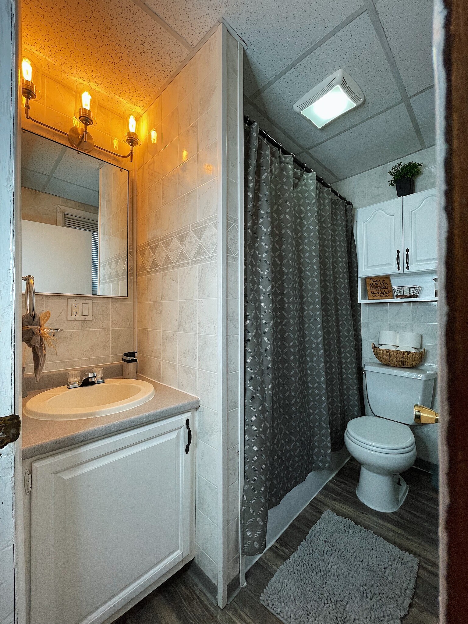 Building Photo - 463 Linden St