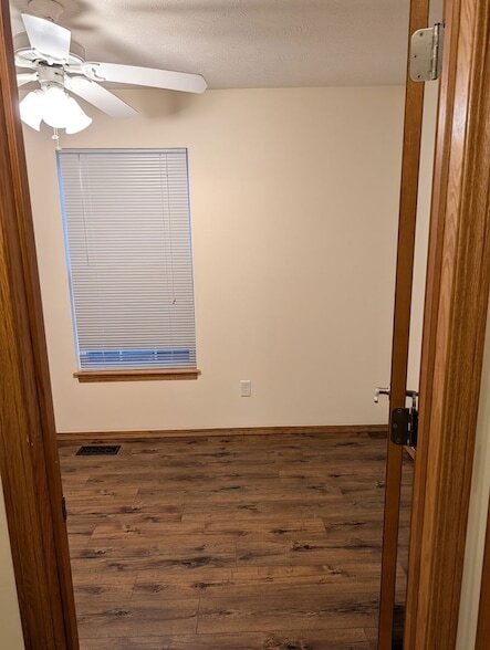 Building Photo - 1001 Wartburg Dr