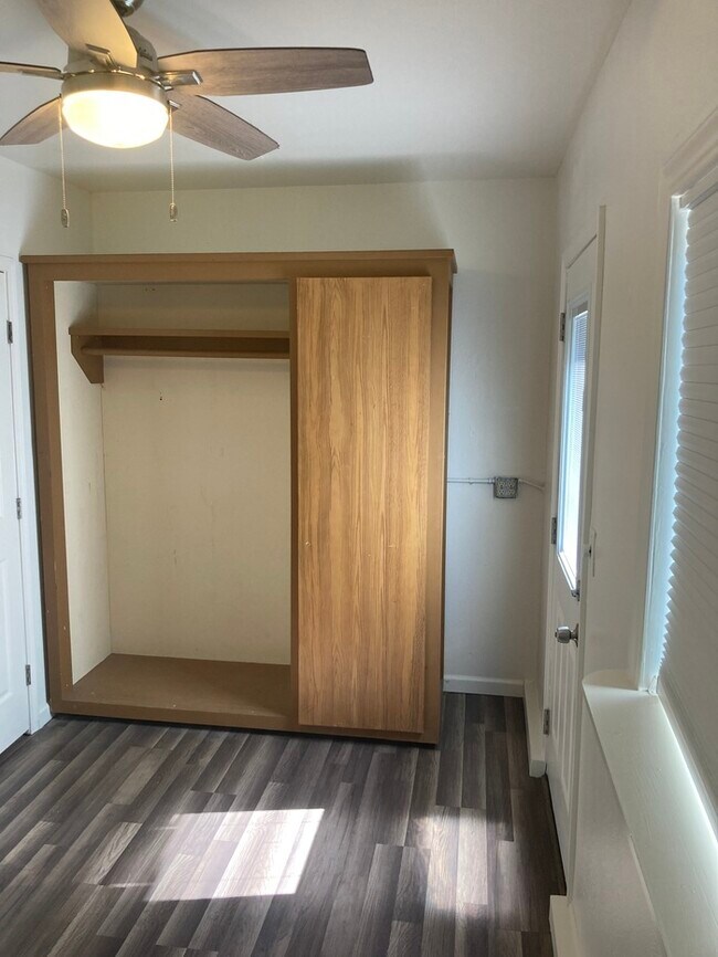 Building Photo - Modesto 3 Bedroom 2 Bath Solar Power Home ...