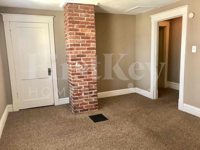 Building Photo - 2112 Lexa Dr