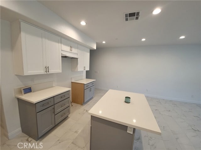 Building Photo - 14614 Vanowen St