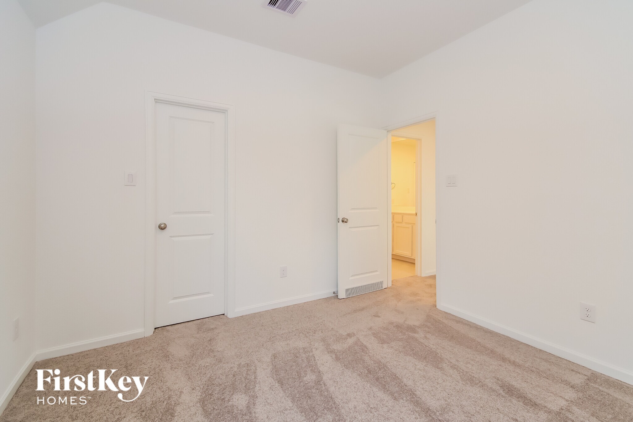 Building Photo - 9451 Vis Fls Trce