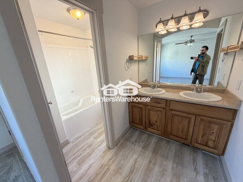 Building Photo - 7559 Levi Ln