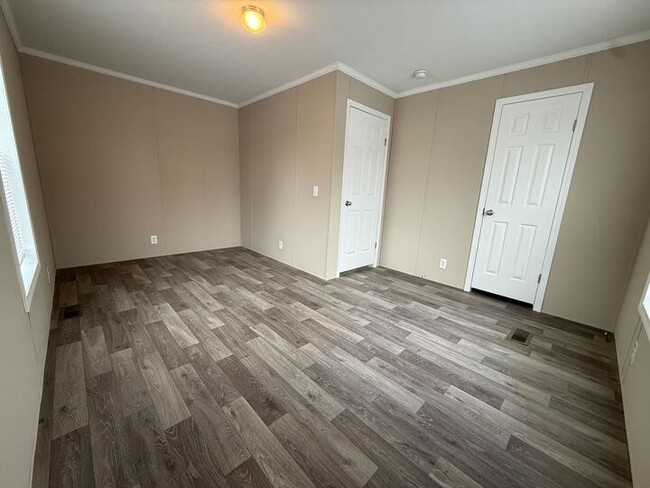 Building Photo - 12501 Apple Ln