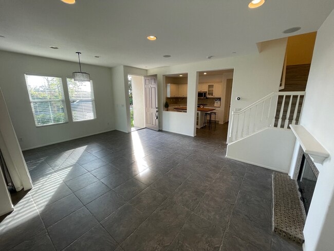 Building Photo - 3351 Via Trentino