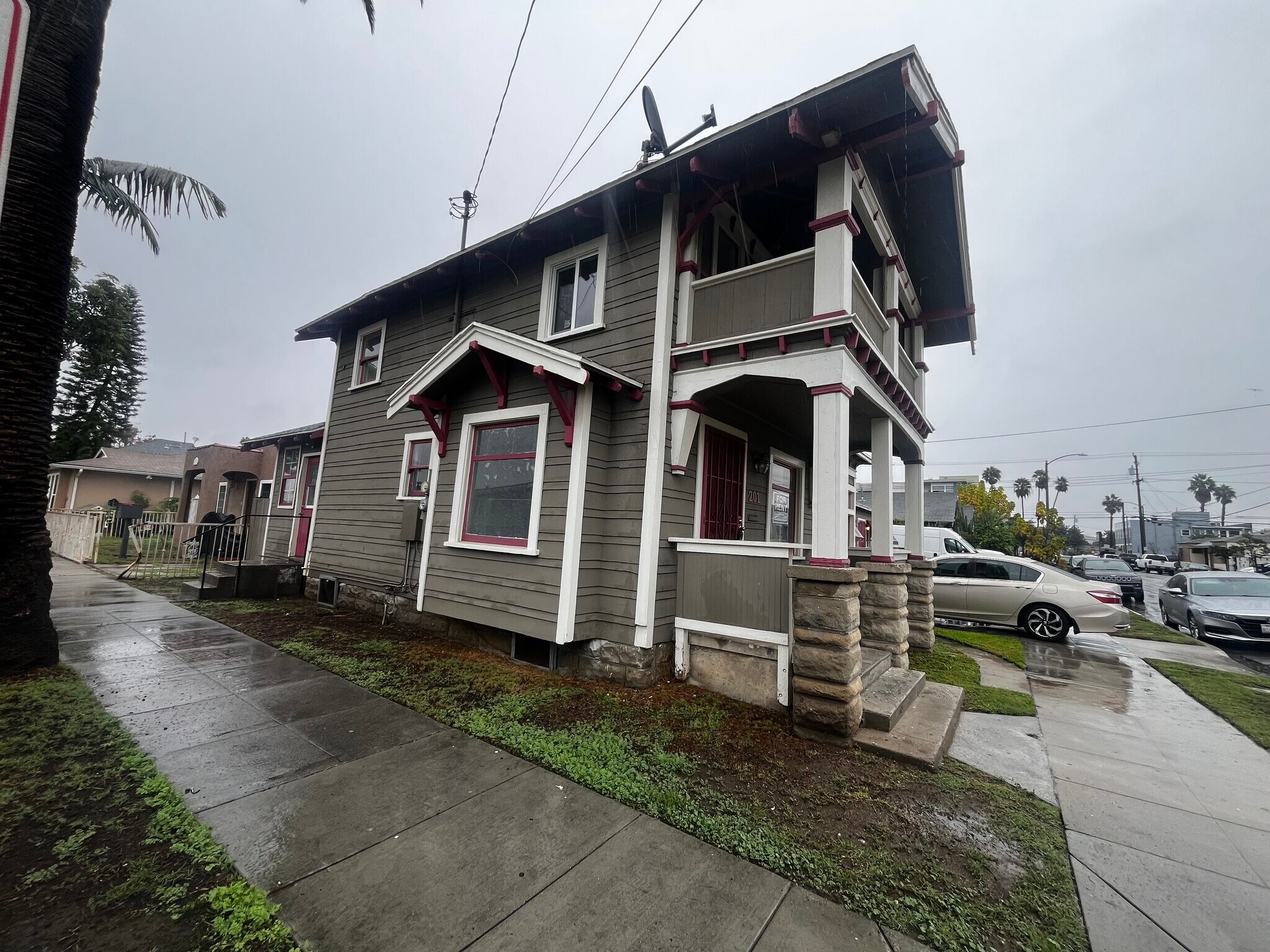 Building Photo - 201 E Eagle St