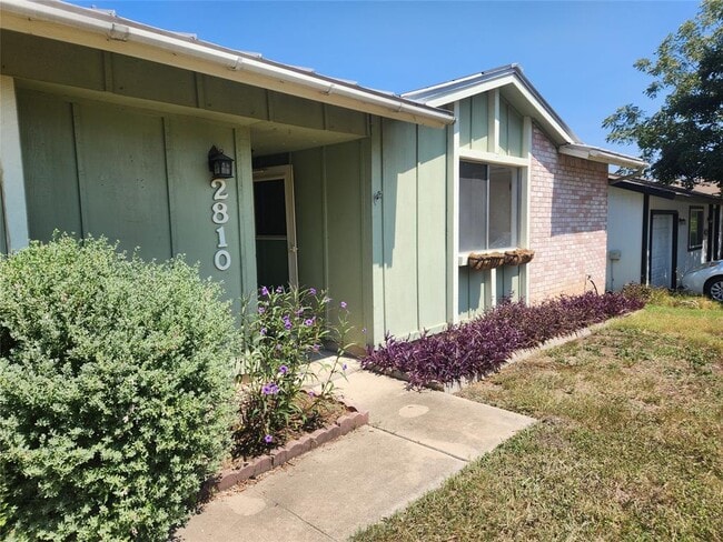 Building Photo - 2810 Dillion Hill Dr