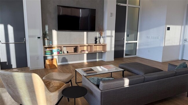 Building Photo - 301 West Ave