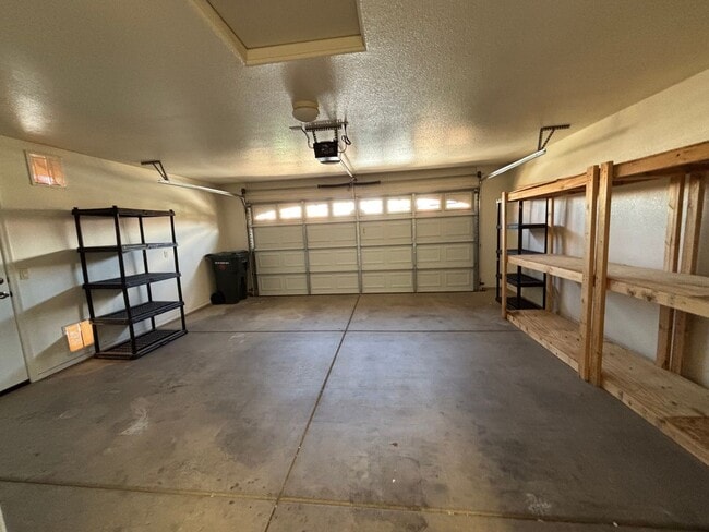 Building Photo - 4413 Redwood St