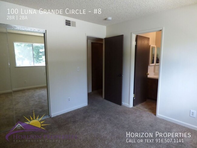 Building Photo - Condo in South Natomas, 2 Bed 2 Bath 840 sqft