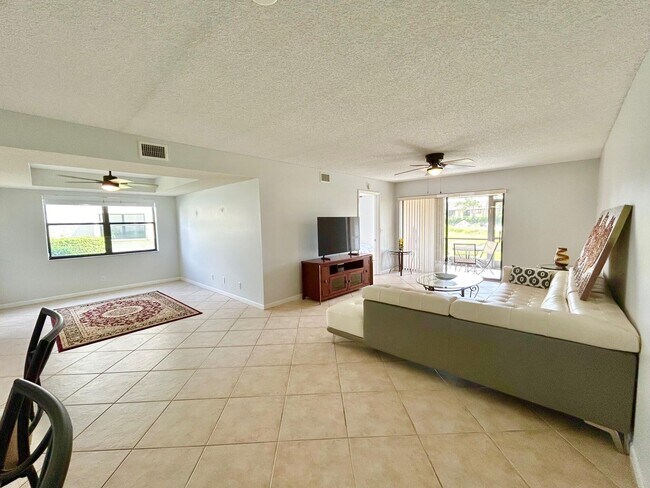 Building Photo - 7590 Tahiti Ln