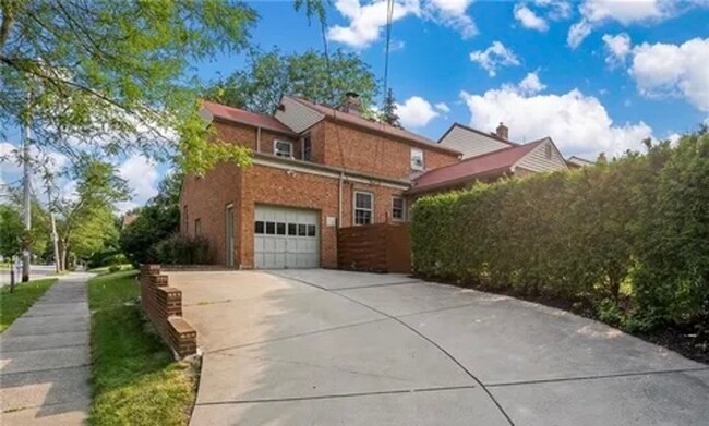 Building Photo - 23613 E Baintree Rd