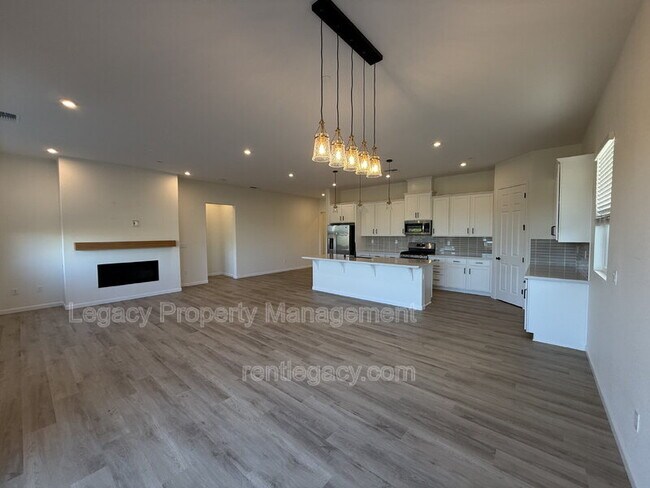 Building Photo - 8283 Humble Ct