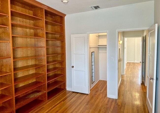 Building Photo - TRIPLEX