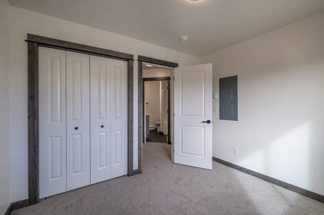 Building Photo - 3396 Crosswind Ct