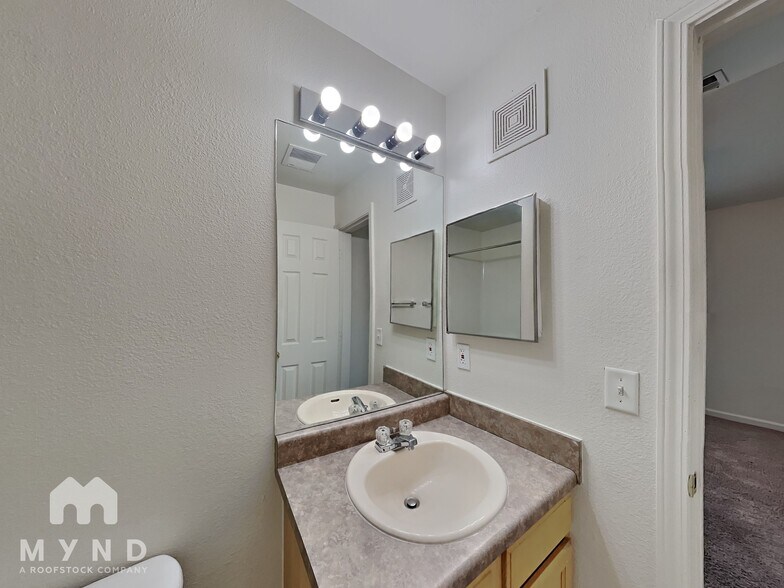 Building Photo - 200 Talus Way