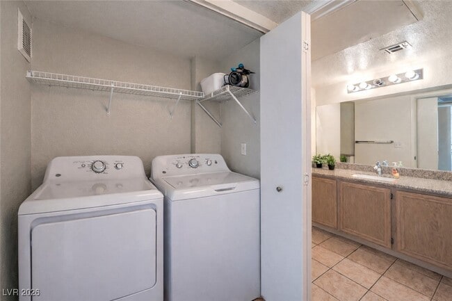 Building Photo - 1909 Desert Falls Ct