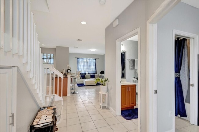 Building Photo - 2037 Nassau Dr