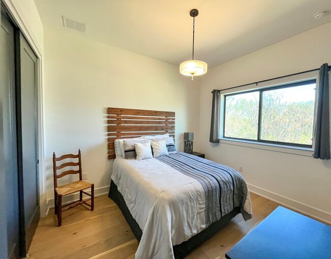 Building Photo - 3700 Clawson Rd