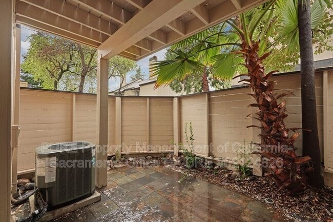 Building Photo - 9200 Madison Green Ln