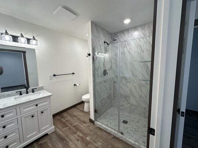 Building Photo - 410 N Madison St