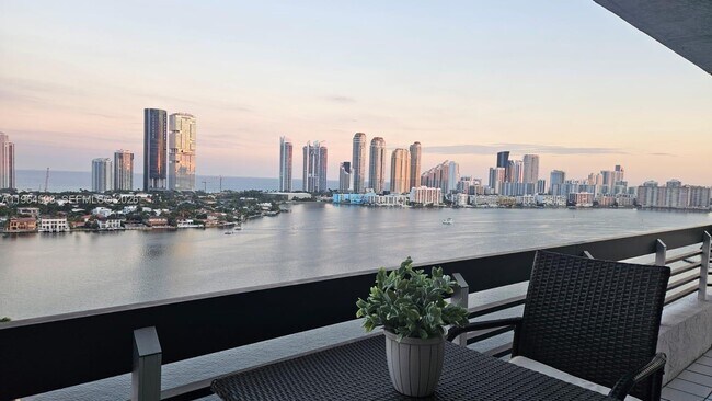 Building Photo - 3530 Mystic Pointe Dr