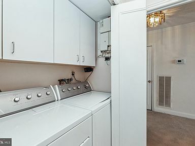 Building Photo - 4550 N Park Ave