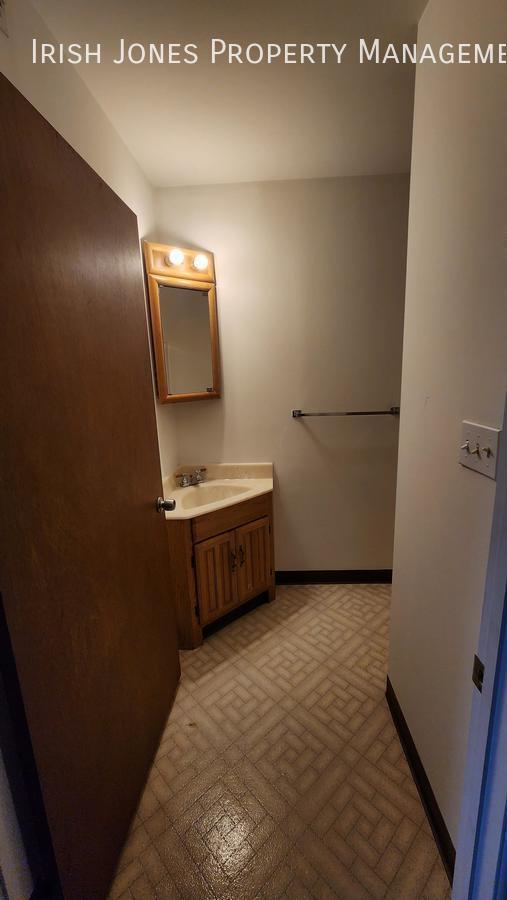 Building Photo - 1715 Pine Ave