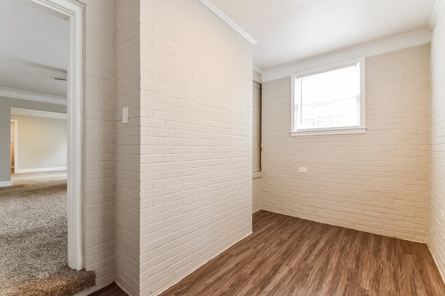 Building Photo - 761 Portland Ave