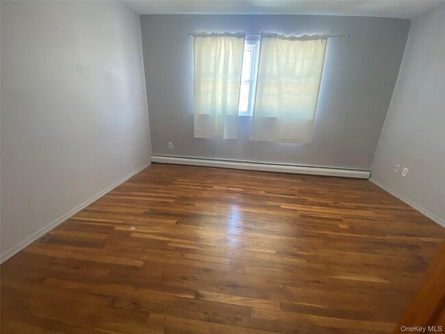 Building Photo - 732 3rd St