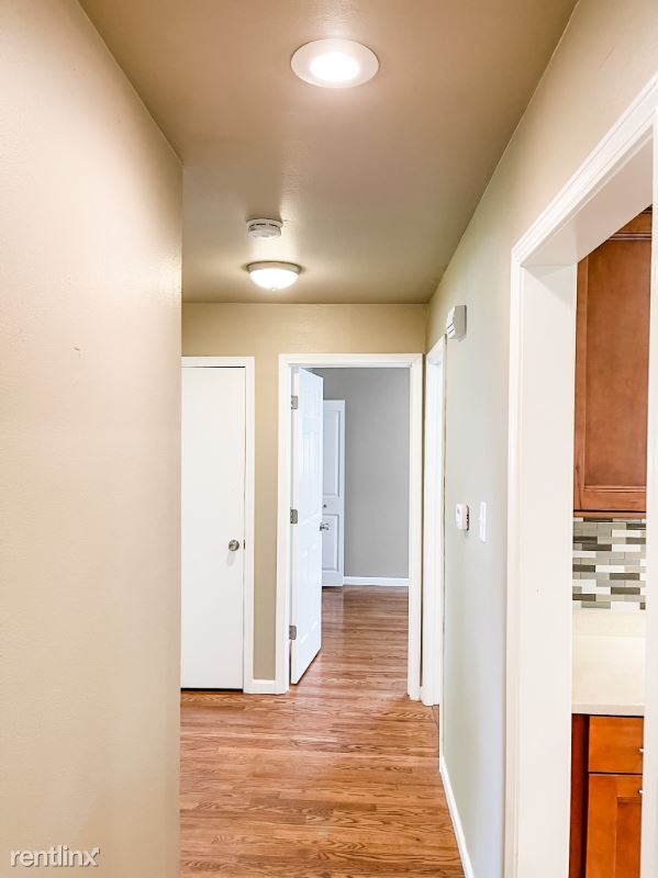 Building Photo - 3 br, 1 bath House - 139 Embassy Ln.