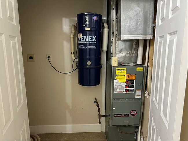 Building Photo - Comfortable 1BR Condo with Assigned Parking at $1150 in Ware, MA