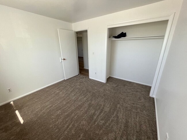 Building Photo - Great 2 Bedroom 1 Bathroom Apartment in Pr...