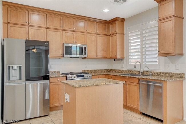 Building Photo - 9734 Maspalomas St
