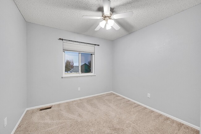 Building Photo - $2,295.00 4 bed, 2.5 bath in Colorado Springs with In Unit Laundry!