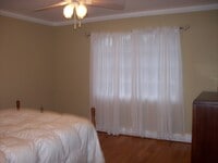 Building Photo - Cleveland Park - University Ridge Condo- 2 Bedroom 1 Bath