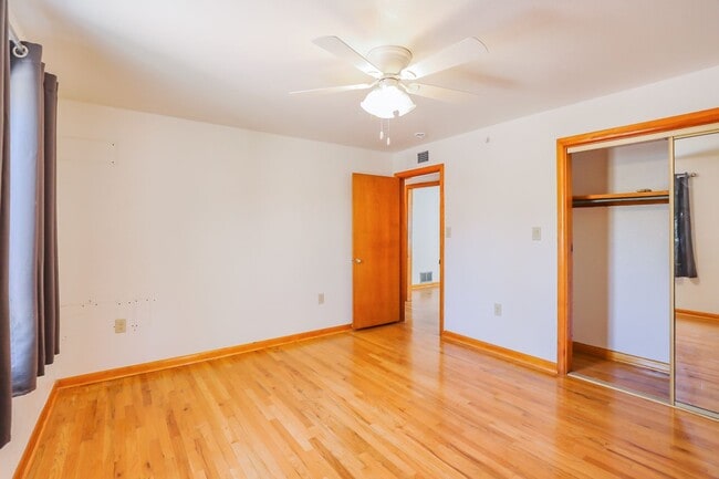 Building Photo - Roomy 3 Bedroom Home with Two Living Spaces