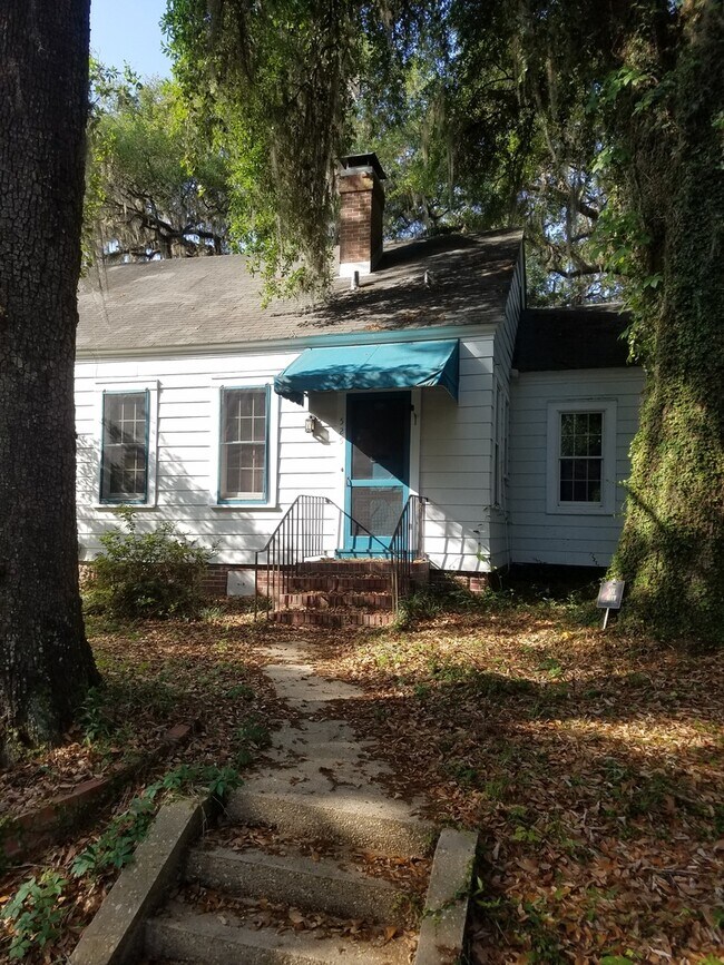 Building Photo - 525 Oakland Ave