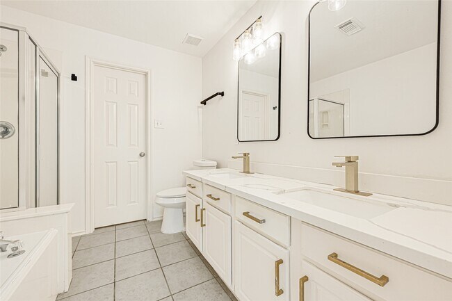 Building Photo - 146 S Walden Elms Cir